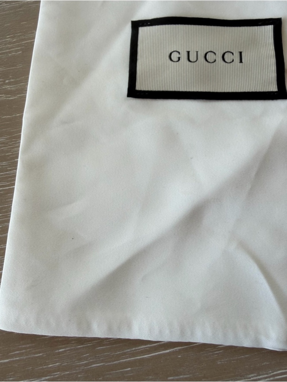 Authentic Gucci Shoe Dust Bags – Set of 2 – White/Cream Stitched Logo - Picture 4 of 8